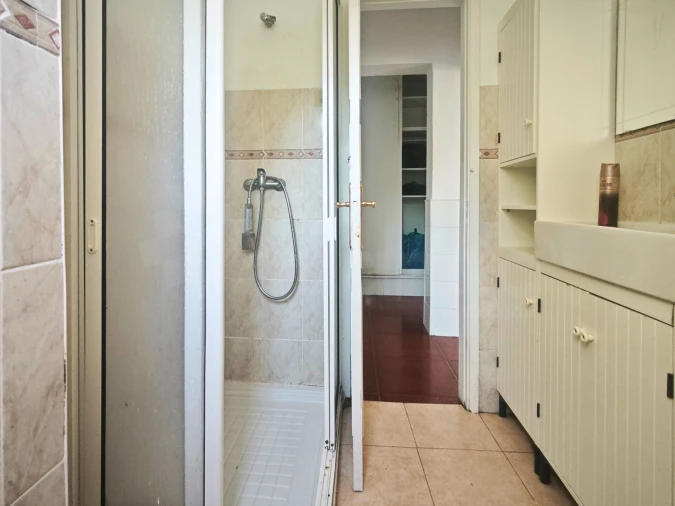 Apartamento T1 para Venda em Benfica Foto 3