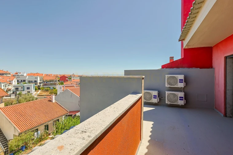 Moradia T4 para Venda em Santa Iria de Azoia, São João da Talha e Bobadela Foto 40
