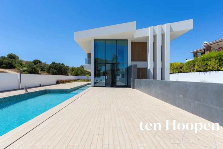 Moradia T4 para Venda em Lagos (São Sebastião e Santa Maria) Foto 7