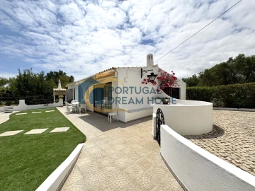 Moradia T5 para Venda em Ferreiras