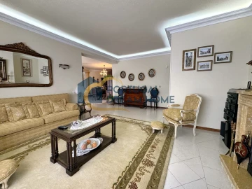 Moradia T5 para Venda em Ferreiras