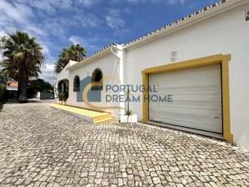 Moradia T5 para Venda em Ferreiras