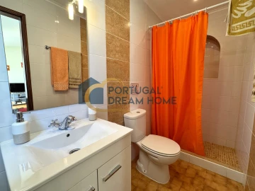 Moradia T5 para Venda em Ferreiras