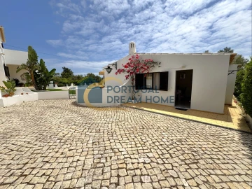 Moradia T5 para Venda em Ferreiras