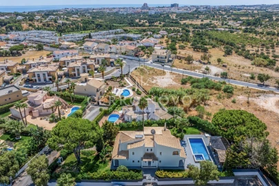 Moradia T4 para Venda em Albufeira e Olhos de Água