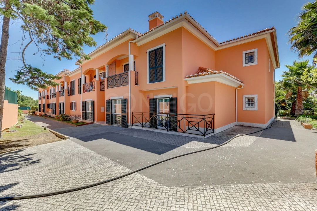 Apartamento T3 para Venda em Alcabideche Foto 1