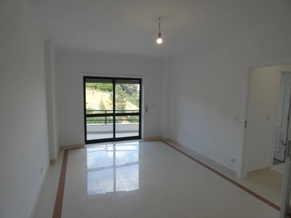 Apartamento T3 para Venda em Caparica e Trafaria Foto 3