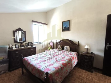 Moradia T4 para Venda em Perre