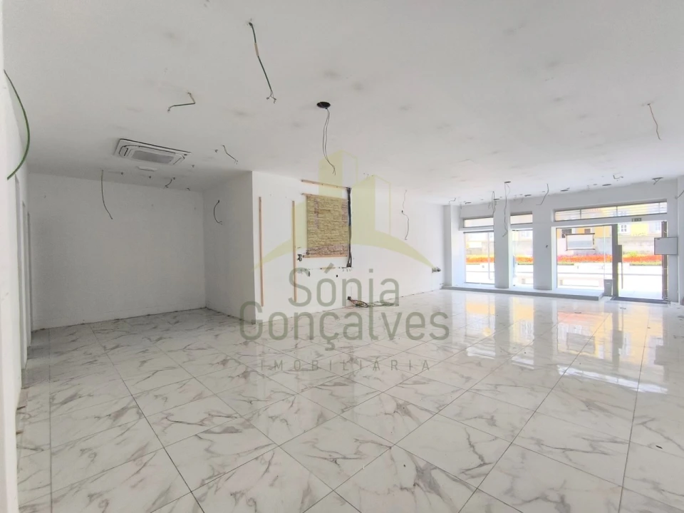 Loja para Arrendamento em Santa Maria Maior e Monserrate e Meadela Foto 1