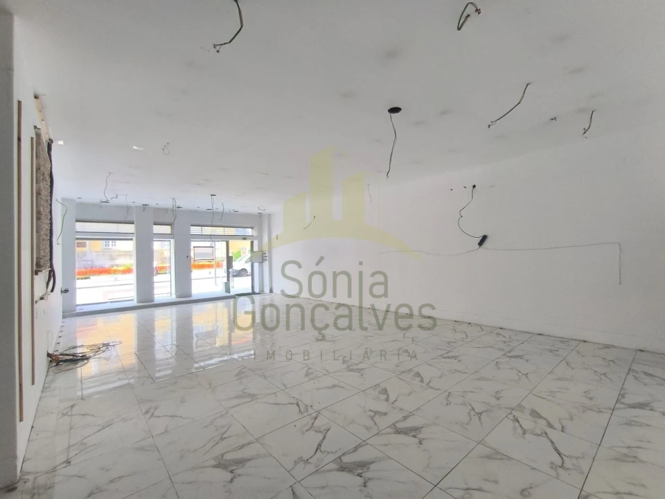 Loja para Arrendamento em Santa Maria Maior e Monserrate e Meadela Foto 2