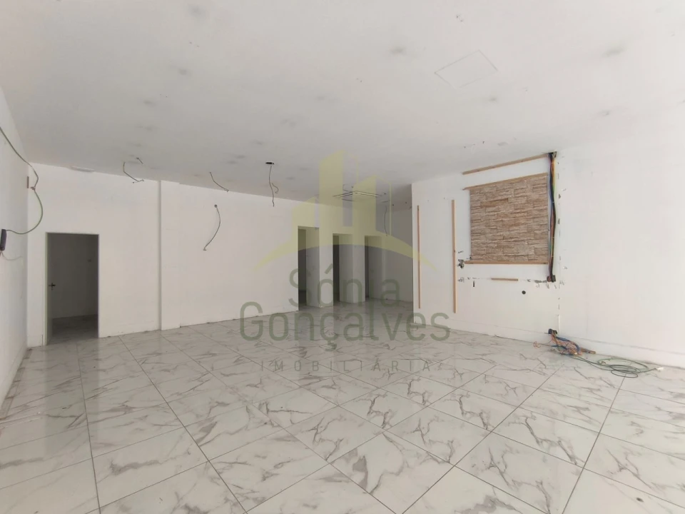 Loja para Arrendamento em Santa Maria Maior e Monserrate e Meadela Foto 6