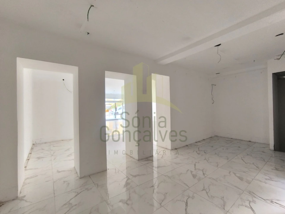 Loja para Arrendamento em Santa Maria Maior e Monserrate e Meadela Foto 8