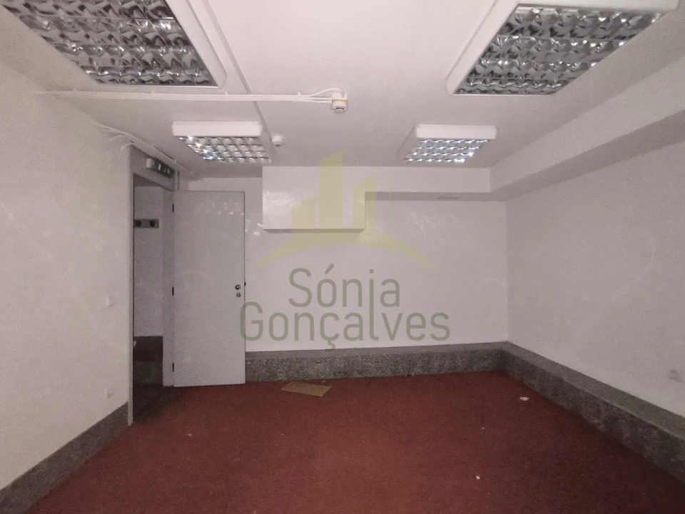 Loja para Arrendamento em Santa Maria Maior e Monserrate e Meadela Foto 10