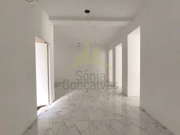 Loja para Arrendamento em Santa Maria Maior e Monserrate e Meadela