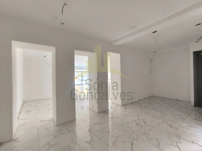 Loja para Arrendamento em Santa Maria Maior e Monserrate e Meadela Foto 8