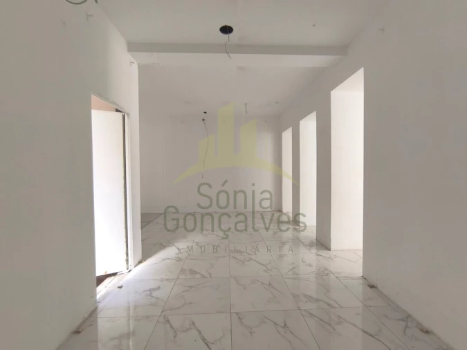 Loja para Arrendamento em Santa Maria Maior e Monserrate e Meadela Foto 9