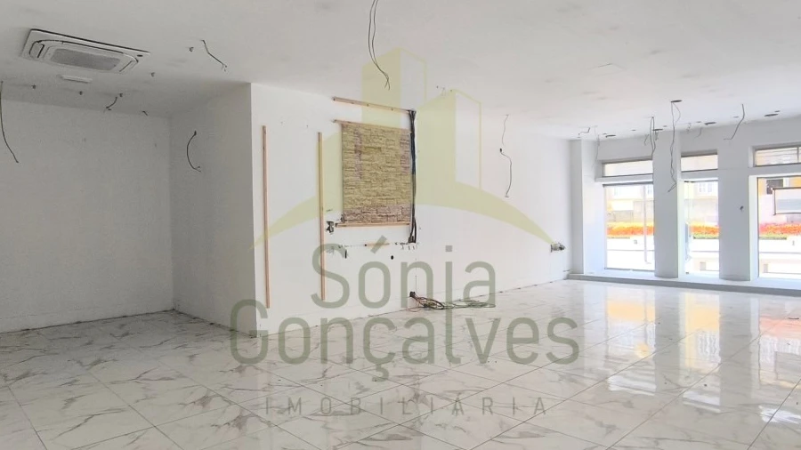 Loja para Arrendamento em Santa Maria Maior e Monserrate e Meadela