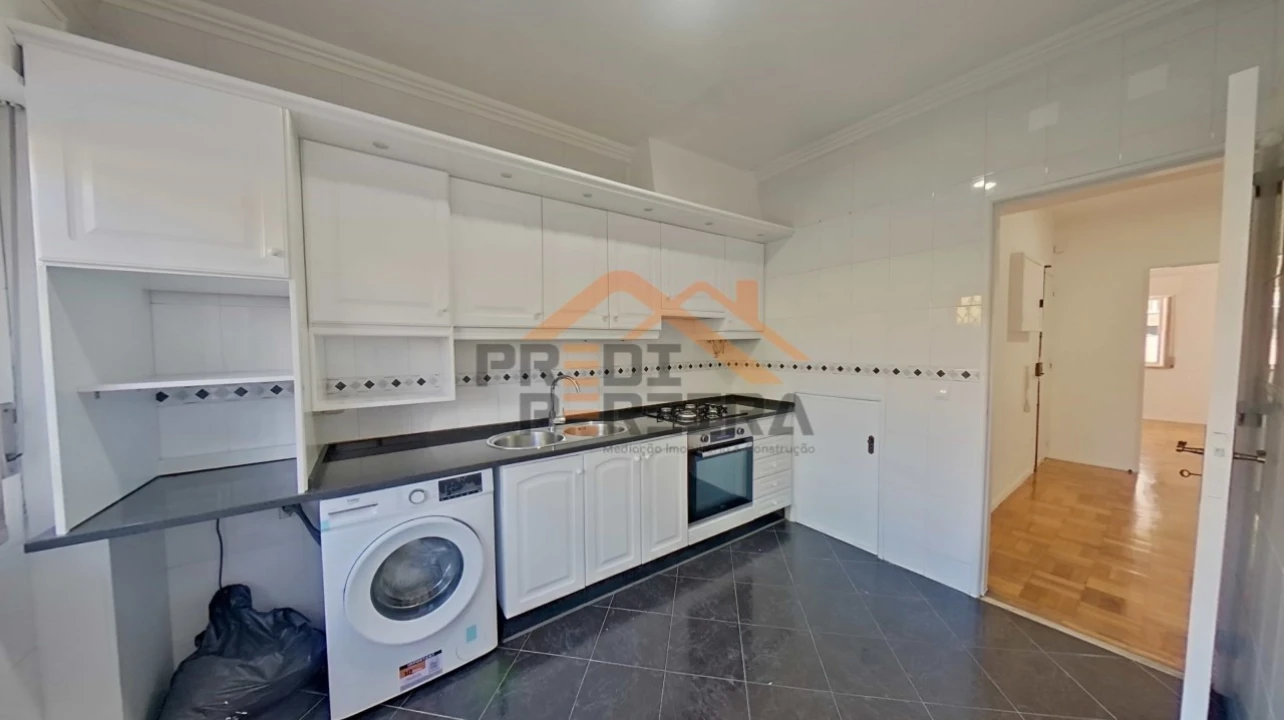 Apartamento T2 para Venda em Póvoa de Santa Iria e Forte da Casa Foto 2