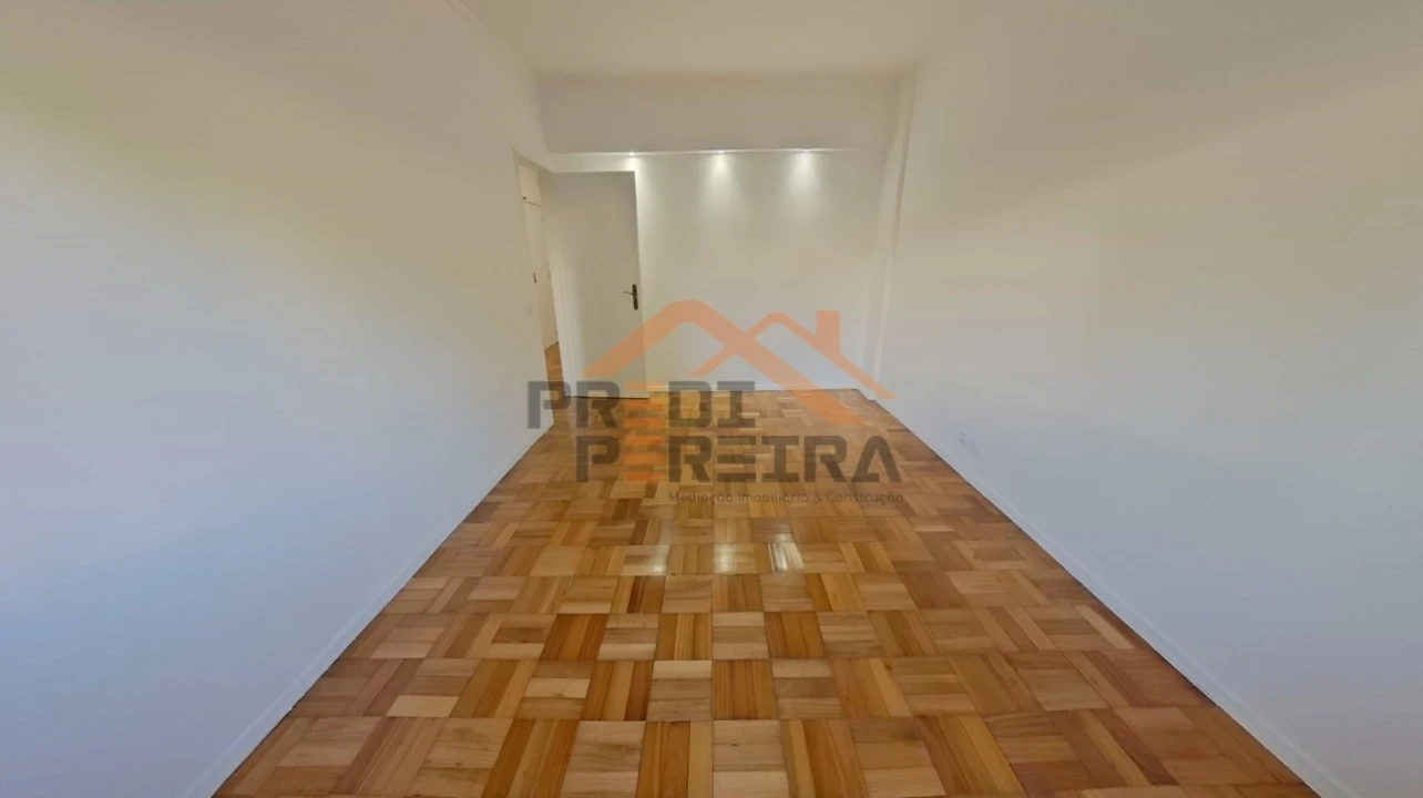 Apartamento T2 para Venda em Póvoa de Santa Iria e Forte da Casa Foto 6
