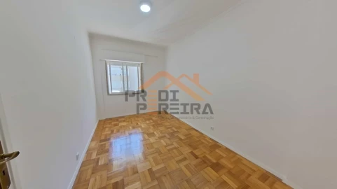 Apartamento T2 para Venda em Póvoa de Santa Iria e Forte da Casa