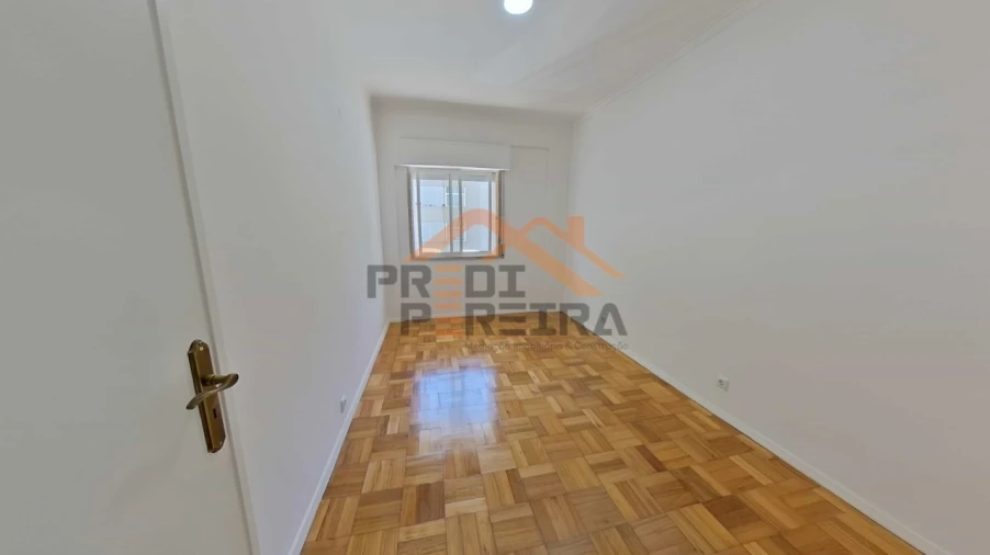 Apartamento T2 para Venda em Póvoa de Santa Iria e Forte da Casa Foto 18