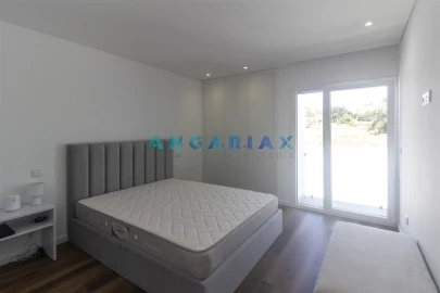 Moradia T4 para Venda em Milagres