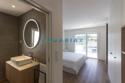 Moradia T4 para Venda em Milagres