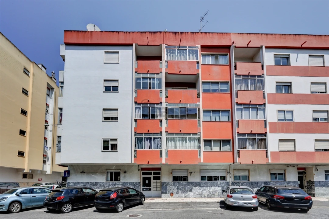 Apartamento T2 para Venda em Cacém e São Marcos Foto 2