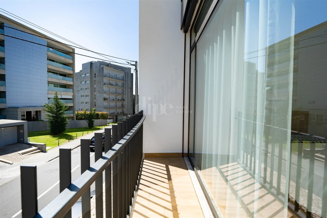 Apartamento T1 para Arrendamento em Azurem Foto 12