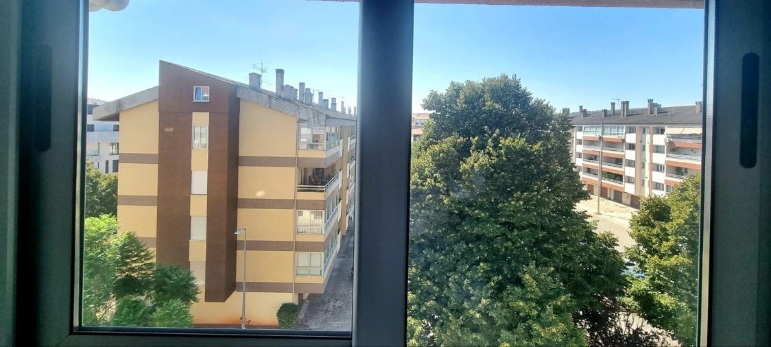 Apartamento T4 para Venda em Santo Antonio dos Olivais Foto 8