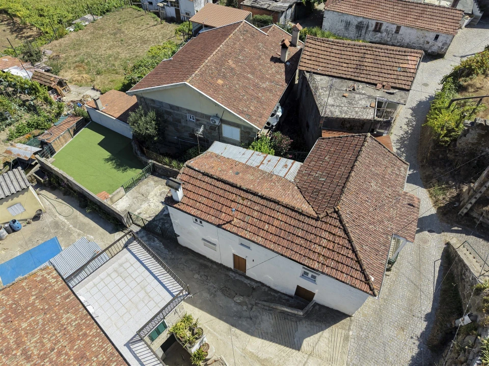 Moradia T3 para Venda em Souselo Foto 4