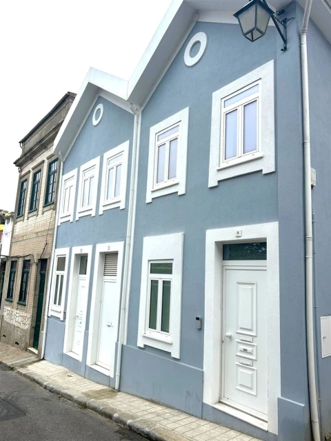 Apartamento T2 para Arrendamento em Aldoar, Foz do Douro e Nevogilde