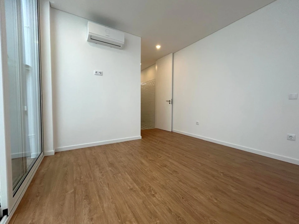 Apartamento T2 para Arrendamento em Aldoar, Foz do Douro e Nevogilde Foto 14
