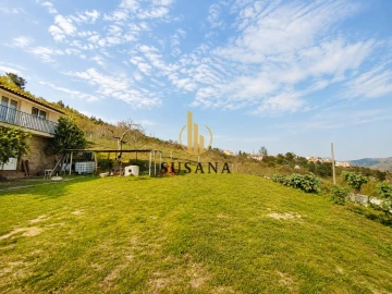 Moradia T5 para Venda em Lamego (Almacave e Sé)