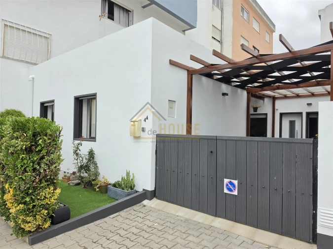 Moradia T2 para Venda em Vimeiro Foto 17