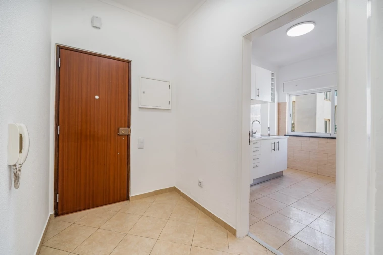 Apartamento T2 para Venda em Portimão Foto 2