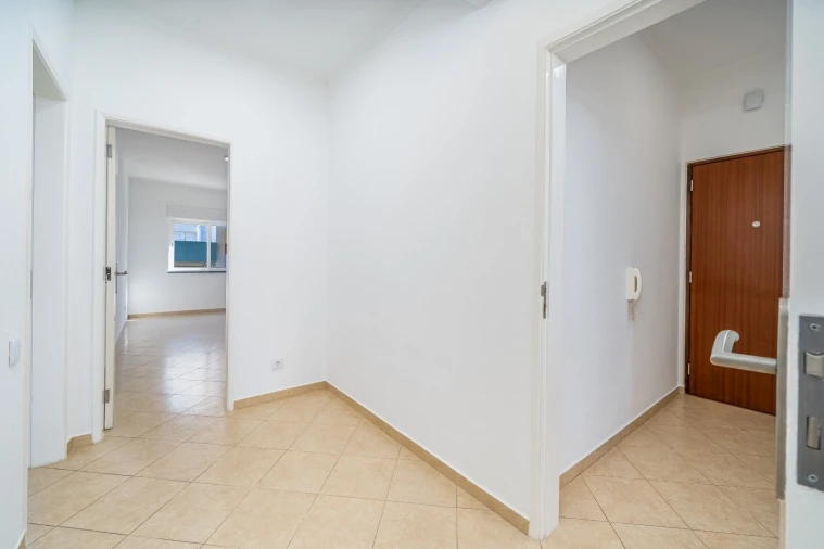 Apartamento T2 para Venda em Portimão Foto 6
