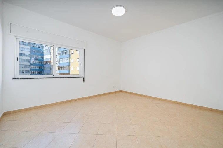 Apartamento T2 para Venda em Portimão Foto 7
