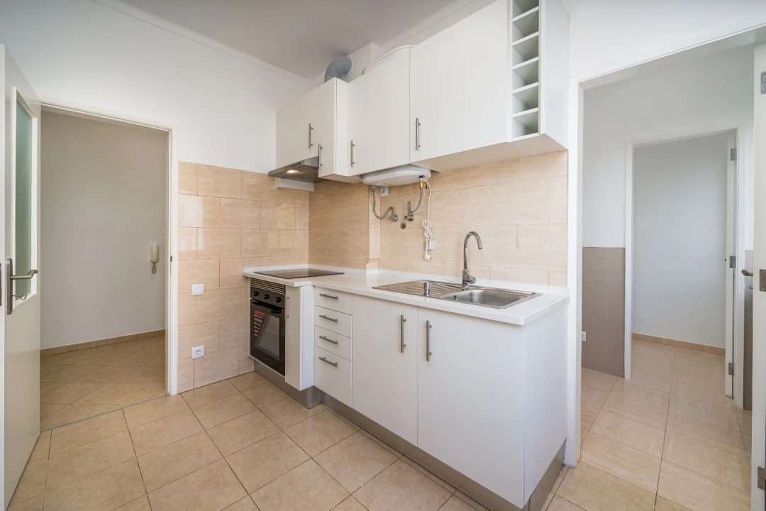 Apartamento T2 para Venda em Portimão Foto 4