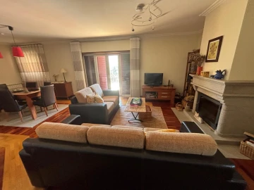 Apartamento T3 para Venda em Gouveia (São Pedro e São Julião)