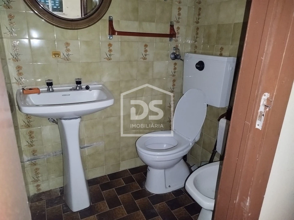 Moradia T3 para Venda em Cabanas de Viriato Foto 35
