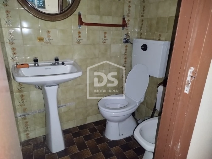 Moradia T3 para Venda em Cabanas de Viriato Foto 35