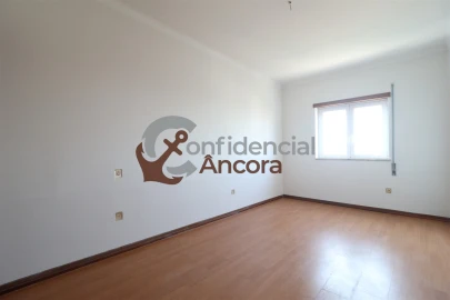 Apartamento T3 para Venda em Gouveia (São Pedro e São Julião)