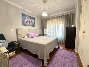 Apartamento T4 para Venda em Pedroso e Seixezelo