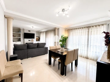 Apartamento T4 para Venda em Pedroso e Seixezelo