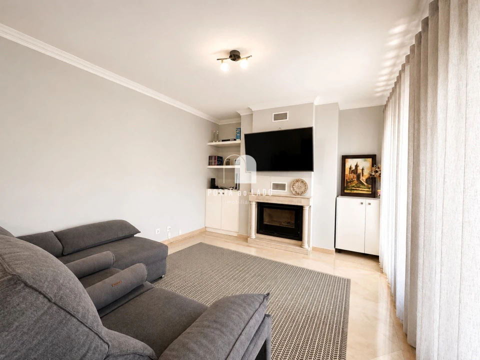 Apartamento T4 para Venda em Pedroso e Seixezelo Foto 5