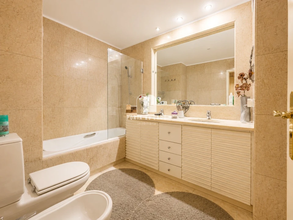 Apartamento T4 para Venda em Pedroso e Seixezelo Foto 11