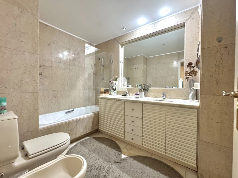 Apartamento T4 para Venda em Pedroso e Seixezelo Foto 14