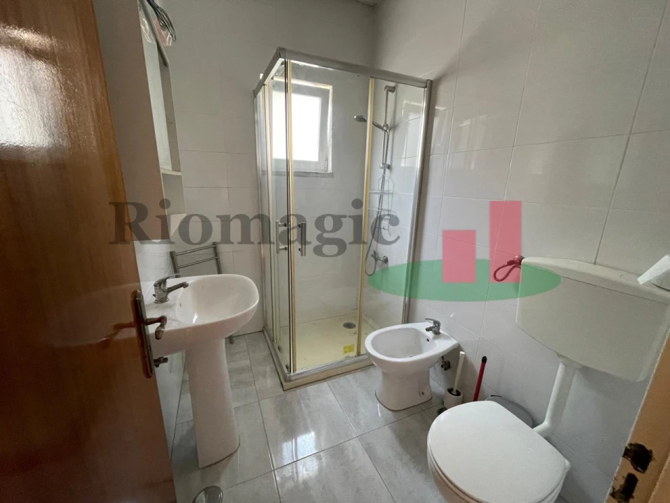 Apartamento T1 para Venda em Águas Livres Foto 8