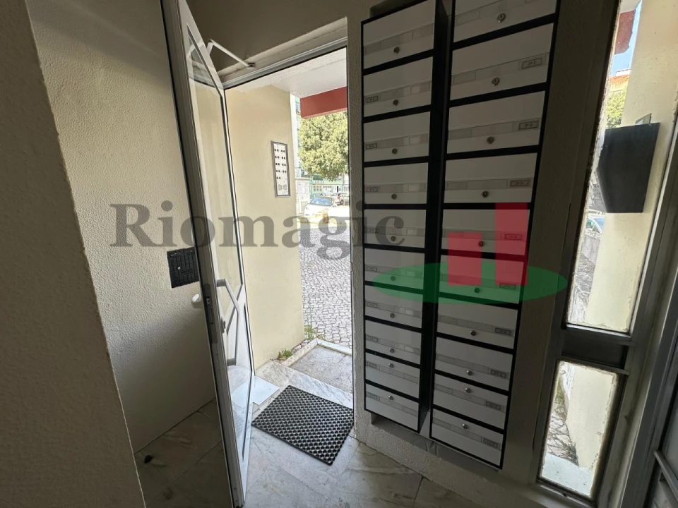 Apartamento T1 para Venda em Águas Livres Foto 17
